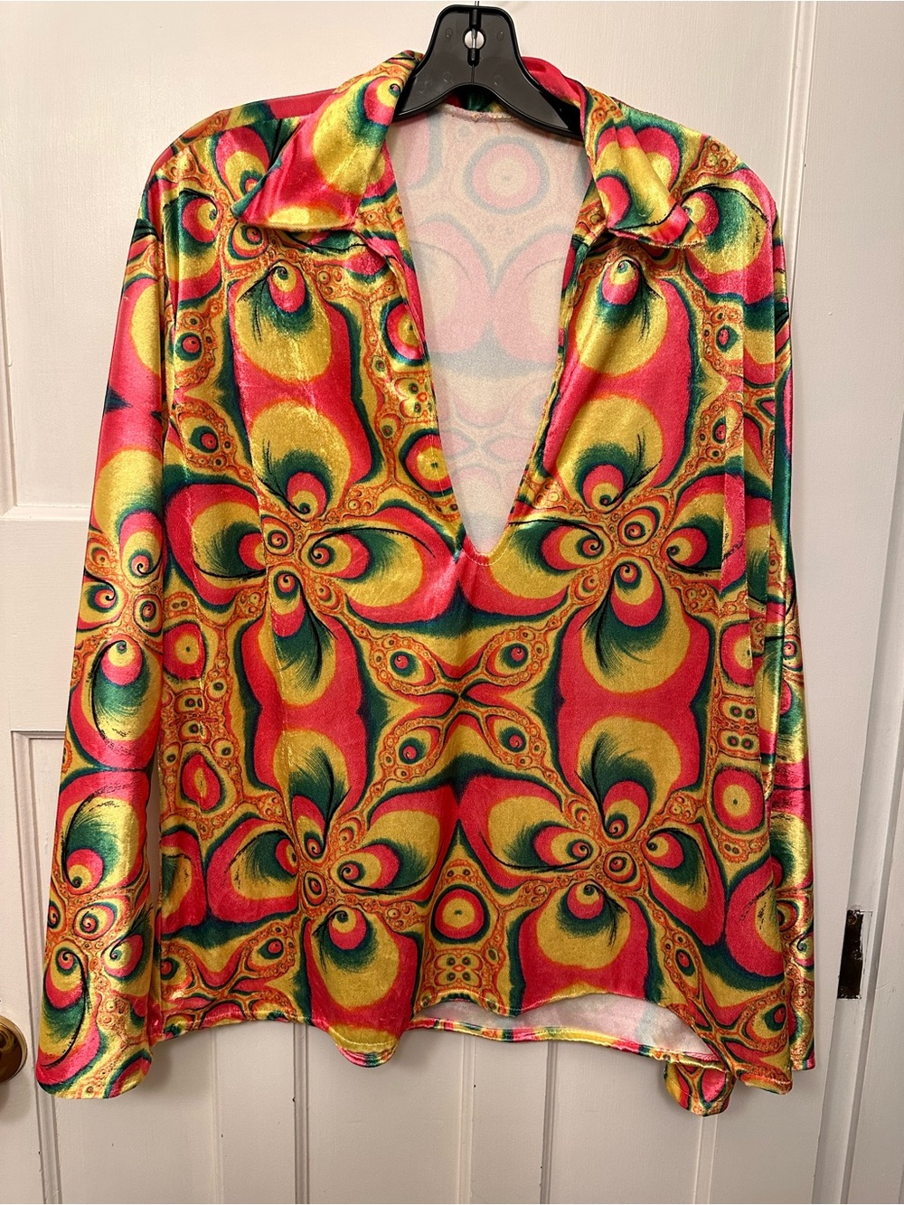 ⭐️ Vibrant XL 2X Multicolor Women's V-Neck Velour Top